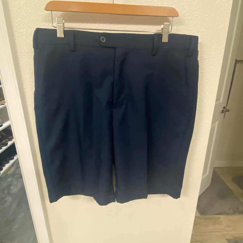 Jos A Bank Men’s Navy Shorts Size 34